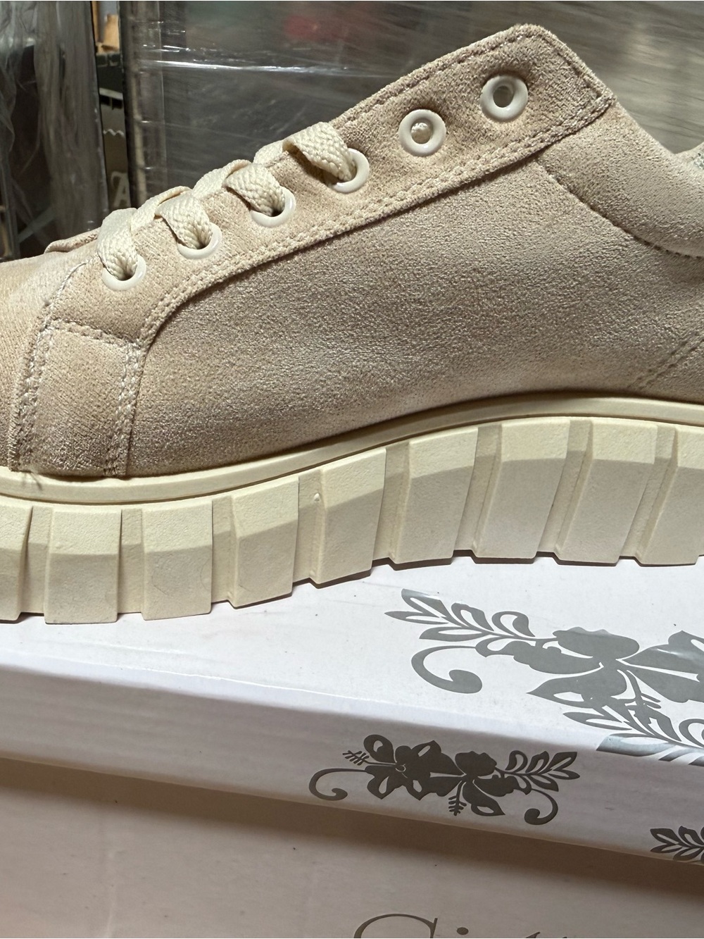 Women’s Suede Casual Lace-Up Sneakers in Beige